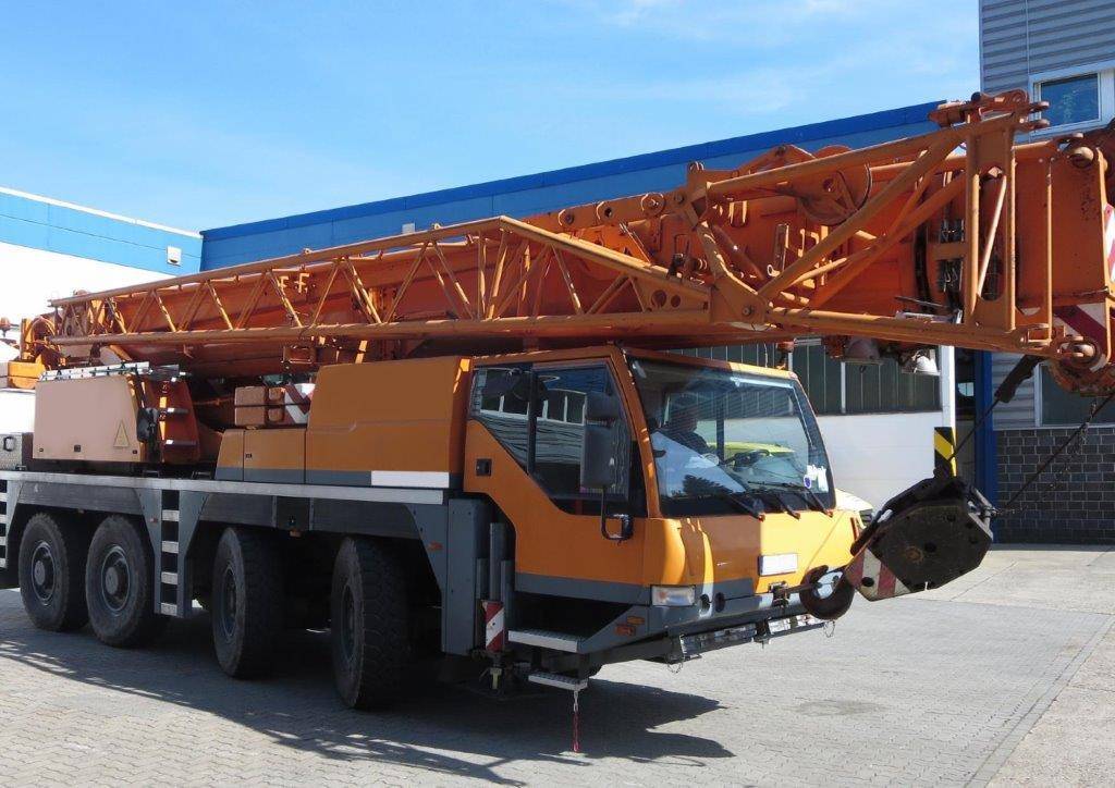 <span style="font-weight: normal;">LIEBHERR LTM 1060</span>